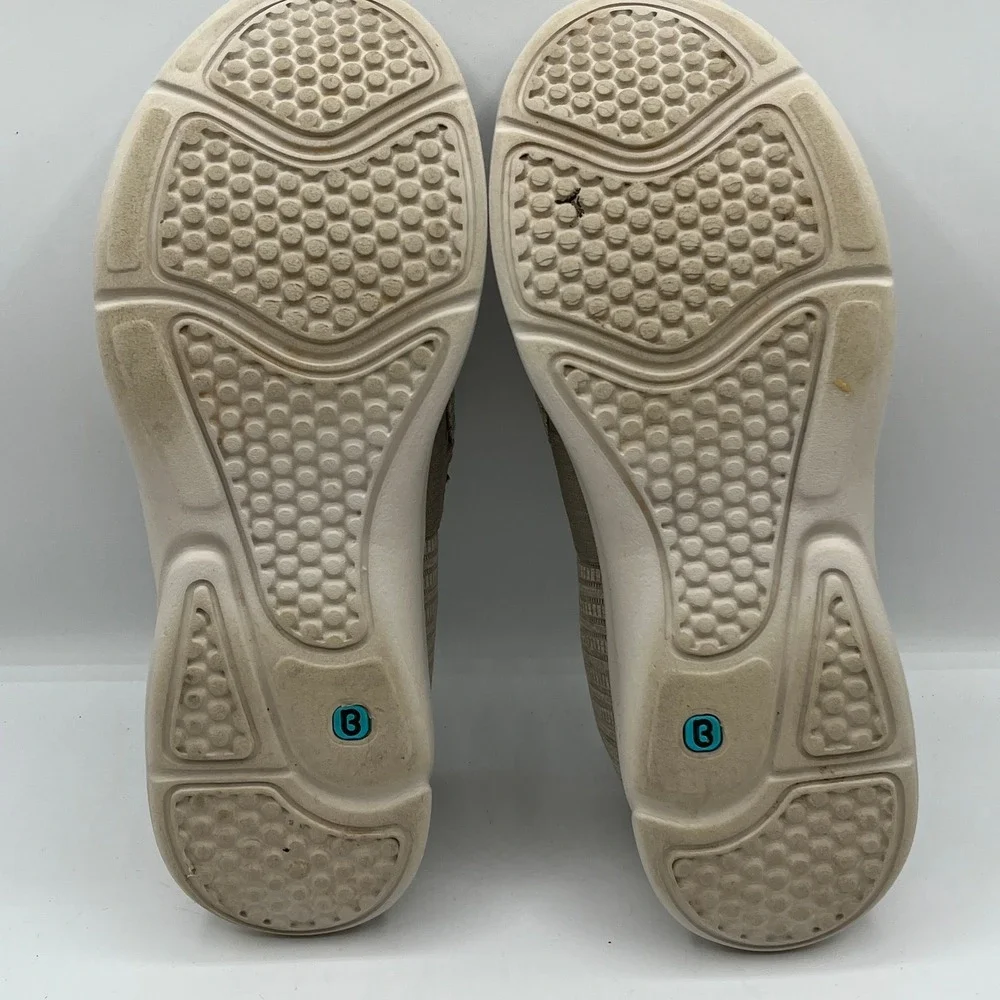 Bzees Jitterbug Taupe Stretch Fabric Slip On Sneakers Wm's 9.5M Washable Comfort